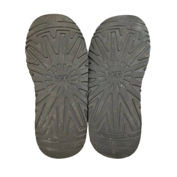 GUC! Ugg Bailey Bow II Boot Black Suede Size 4 - Picture 6 of 6